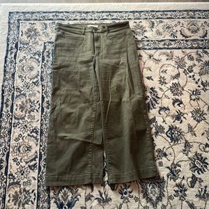 Levi’s green Ribcage Wide Leg Crop, size 32
